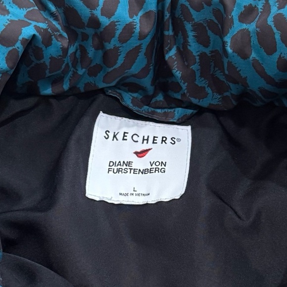 Skechers x Diane Von Furstenburg Go Shield Animal Print Athletic Puffer Size L - Picture 9 of 12